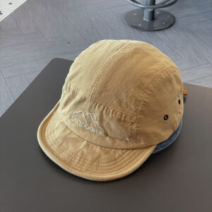 Mountain peak soft short brim peaked cap-khaki / Adjustable