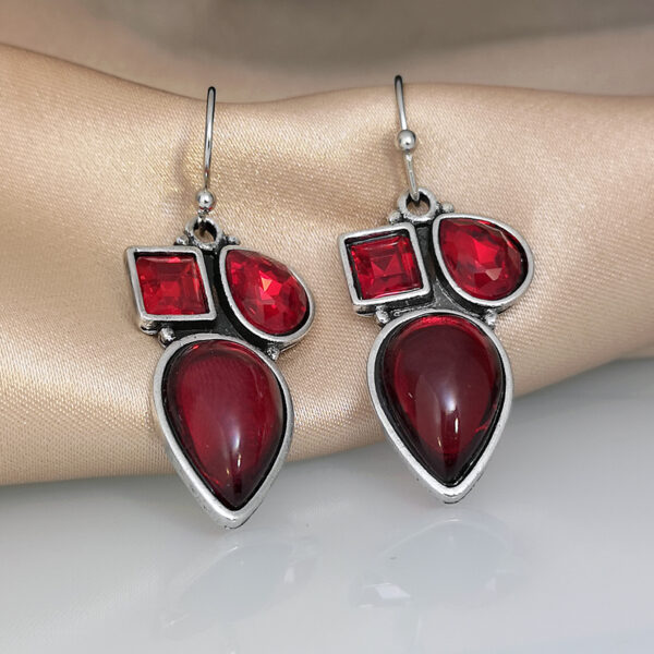 O1CN01VQKZR4294v8zHrxX6_3175378015-0-cib Wholesale wine red candy crystal gemstone alloy Earrings
