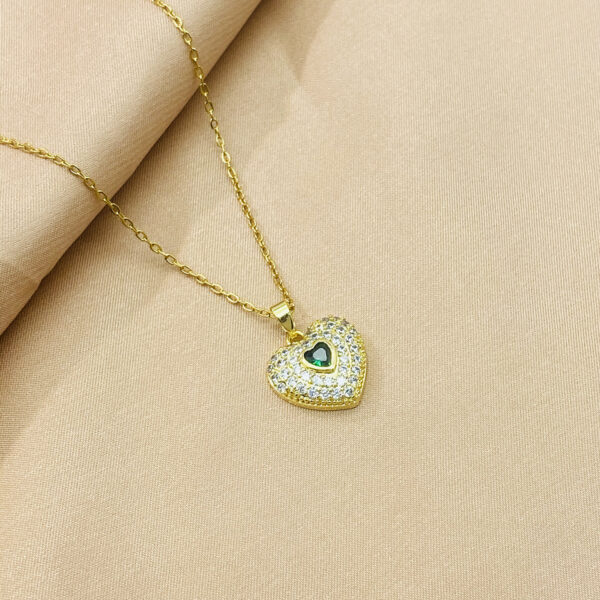 Wholesale Golden Love Micropaved Green Zirconia Titanium Steel Necklace Clavicle Chain