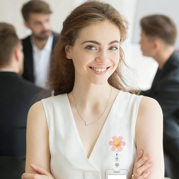 Wholesale Badge Reels Resin Flower Retractable Keychain