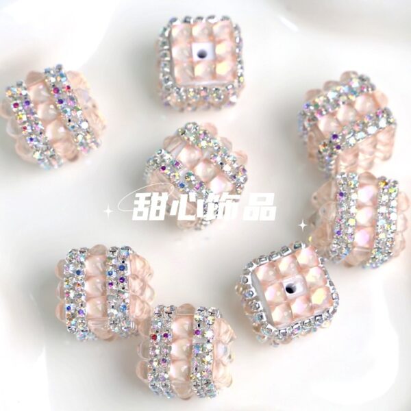 O1CN01Ve3yBX21J6fXzLsyi_2215531016963-0-cib Wholesale Acrylic Diamond Beads