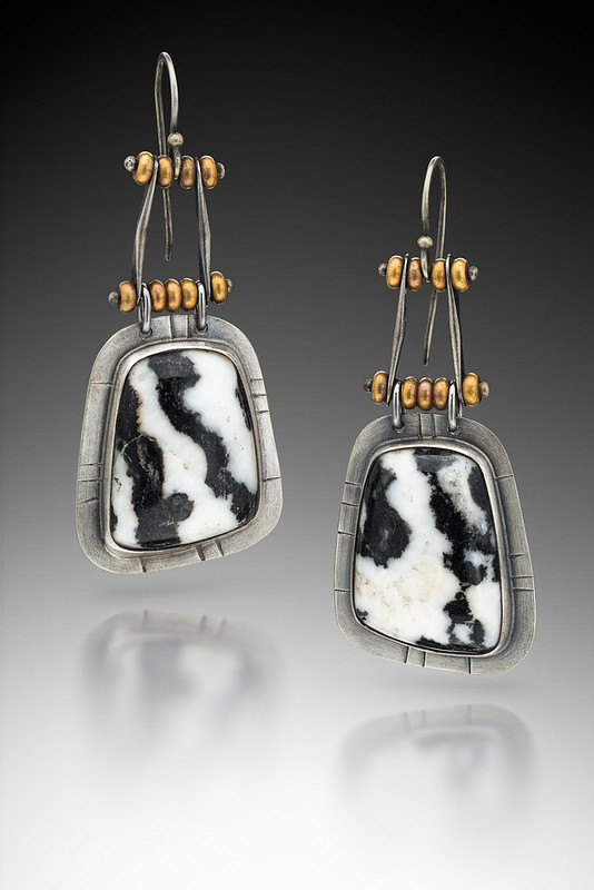 O1CN01VhqzBD1TI0hvd4Q4U_2206709272358-0-cib Wholesale Vintage Two Tone Alloy Earrings