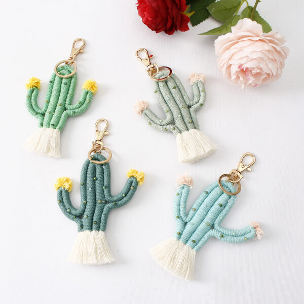 O1CN01VqhoYl21cLFNBdd21_2201220227005-0-cib Wholesale Braided Cactus Alloy Creative Keychain