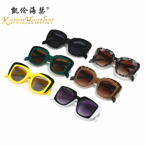 O1CN01W6GcYD26ph09hSEzH_2923107711-0-cib Wholesale Fashion Square Frame Plastic Sunglasses