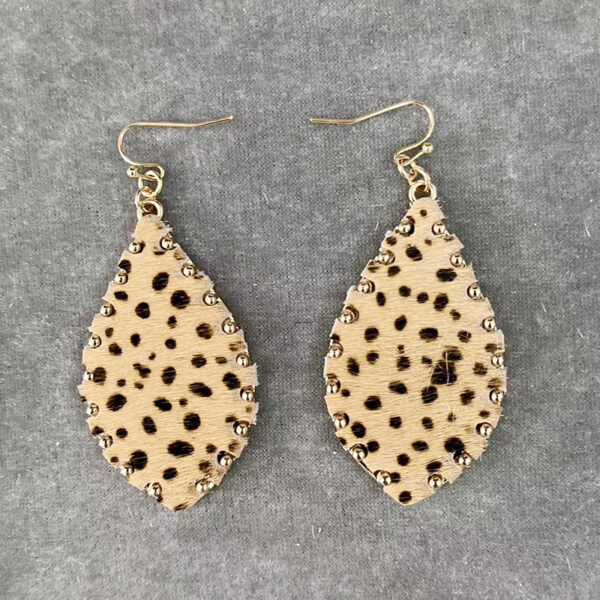 O1CN01WJWw7V1DWB5DjBrFm_2213358950223-0-cib Wholesale Leopard Patterned Cow and Horse Hair Earrings