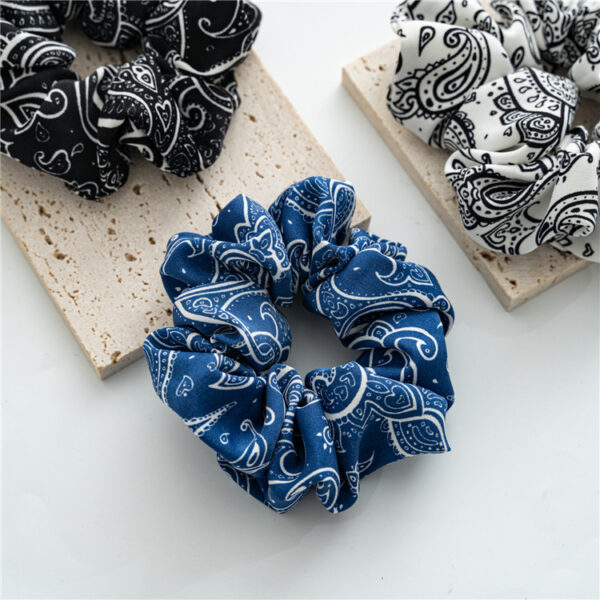 O1CN01WQ4ej01VslalOnhiQ_2254722709-0-cib Wholesale Fabric Black and White Large Intestine Scrunchie