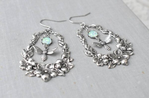 Wholesale Bee Flower Moonshine Gemstone Pendant Earrings