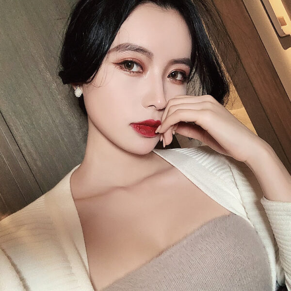 O1CN01WUXc5Q1yaYr7U5Fj7_2215209296595-0-cib Wholesale S925 Silver Needle Small Pearl Pineapple Stud Earrings