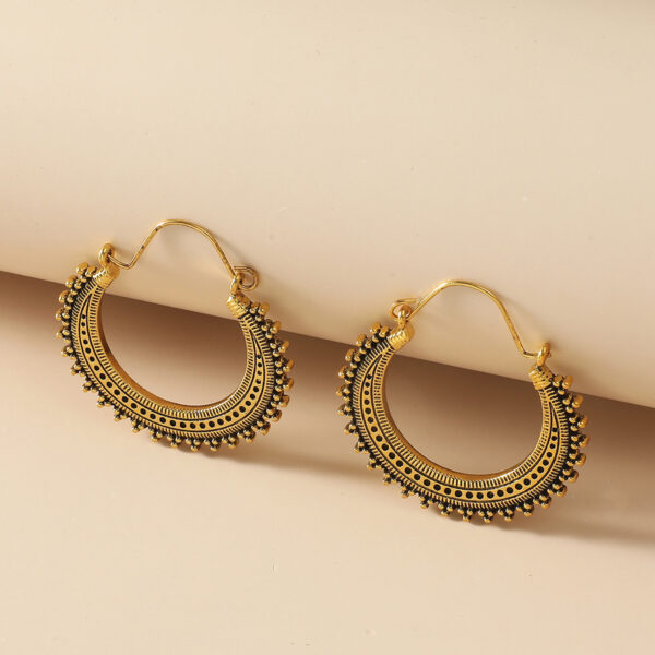 Wholesale Hollow Carved Alloy Irregular Circular Earrings
