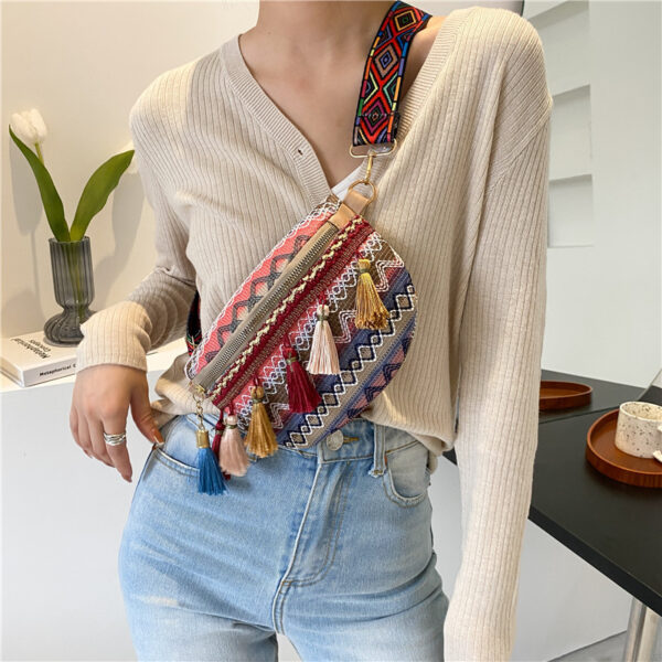 Wholesale Straw Woven Ethnic Style Tassel Woven Bag