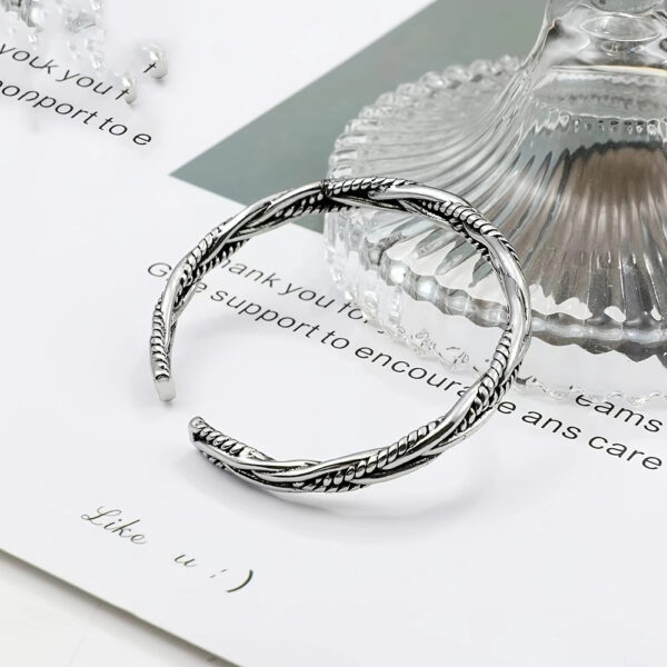 O1CN01WlRjQa1lsLKU9Wu6N_2208865594874-0-cib Wholesale Vintage Silver Twist Braided Open Adjustable Bracelet
