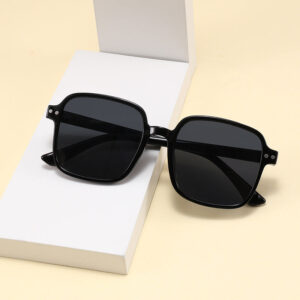 O1CN01WtvKZ61Dps78oDn7e__2604200266-0-cib_82fec133-9f7d-4e51-ab06-49003e6b6bd1 Wholesale PC Sunshade Box Sunglasses