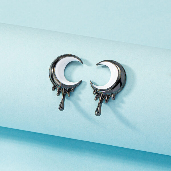 O1CN01XORSyZ2MGueEc2kTx_2211772399801-0-cib Wholesale Punk Diablo Melting Moon Alloy Earrings