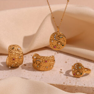 Wholesale Stainless steel 18K gold-plated round necklace with micro-inlaid star and moon