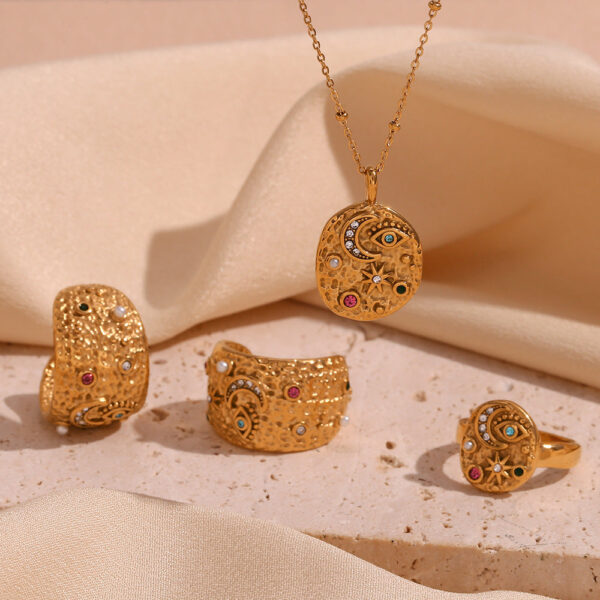 O1CN01XUiaOP2AUrN74tYAs__2213308878207-0-cib Wholesale Stainless Steel Plated 18K Gold Star and Moon Round Necklace Earrings Ring