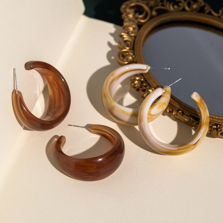 Wholesale Vintage Resin Exaerated C Shape Earrings