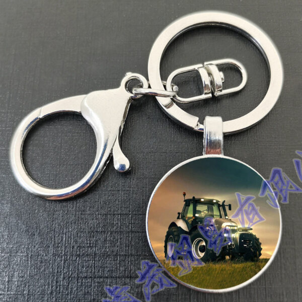 Wholesale Time Gem Tractor Round Glass Metal Keychain