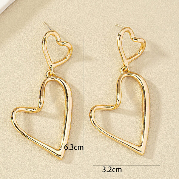 O1CN01XmXRJC27XCfGZakr7_3398757806-0-cib Wholesale Palace Love Alloy Earrings