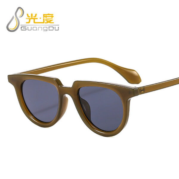 O1CN01Y1nVXP1IGfngEIKus_2731710866-0-cib Wholesale Oval Half Frame Retro Cat Eye PC Ladies Sunglasses