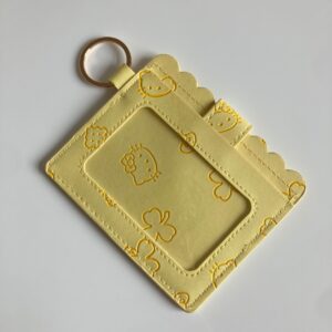 Small cat head yellow