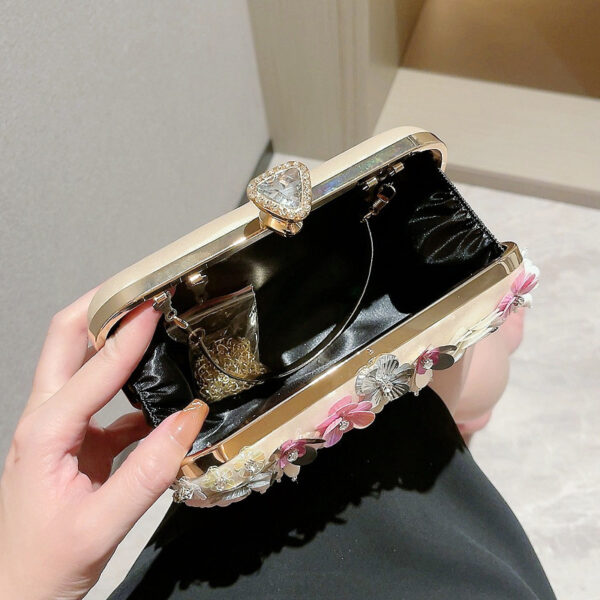 O1CN01YGL3gD1NBhcLhOFnp_2215612851532-0-cib Wholesale Flower Clutch Bag