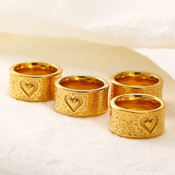 Wholesale Hammered Pattern Love Stainless Steel Ring