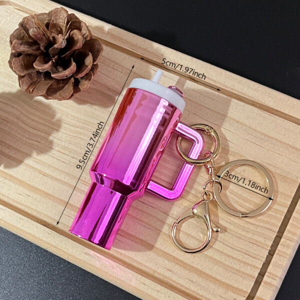 Wholesale gradient color high-end trendy fashion Mini Tumbler Cup Keychains