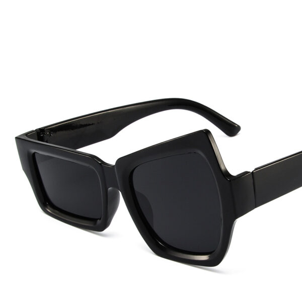 O1CN01ZHmwh21Y806705A9q_2208807593013-0-cib Wholesale Irregular Eye PC Sunglasses
