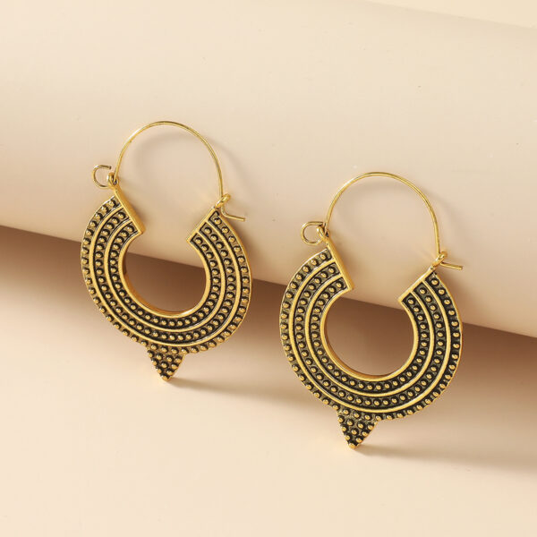 Wholesale Hollow Carved Alloy Irregular Circular Earrings