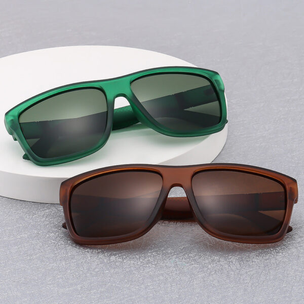 Wholesale Large Frame Men's Polarized PC Sunglasses