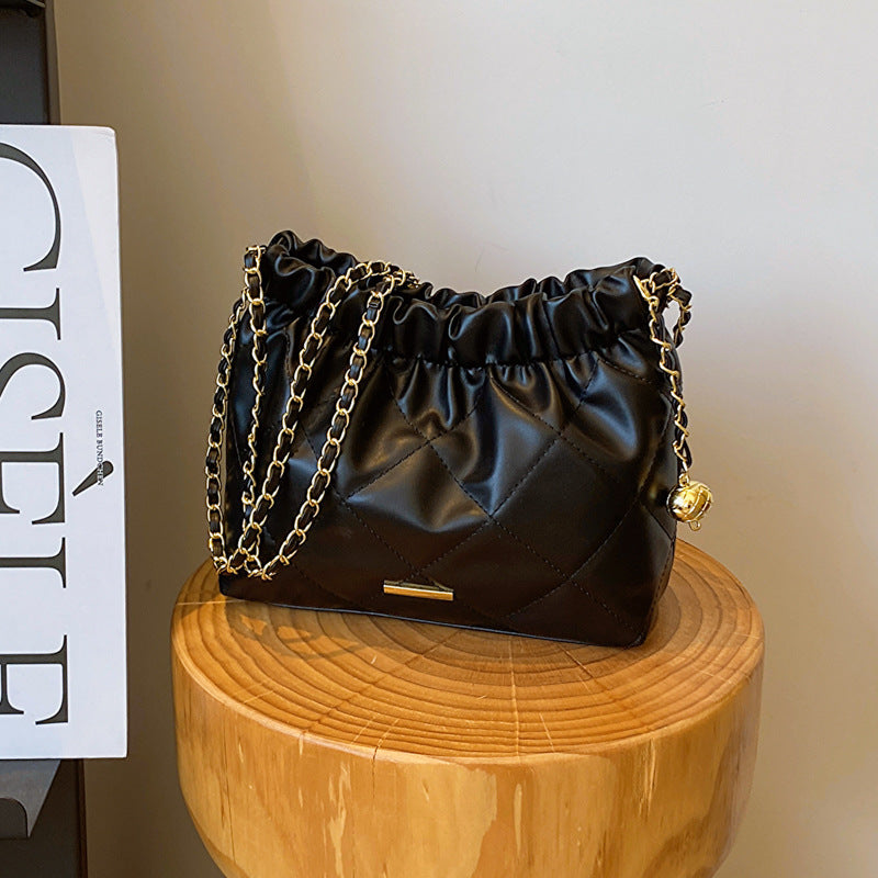 Wholesale Soft Leather Large Capacity Pleated Chain awstring Shoulder Bag