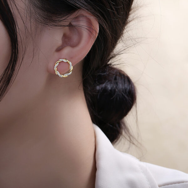 Wholesale Diamond Intertwined Simple Copper Stud Earrings
