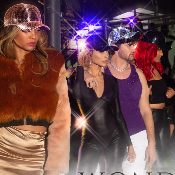 O1CN01ZyILlw2GHvtsMAnKH_2126838991-0-cib Wholesale Mirrored Disco Ball Mirrored Party Baseball Cap