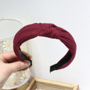 Knitted wine red