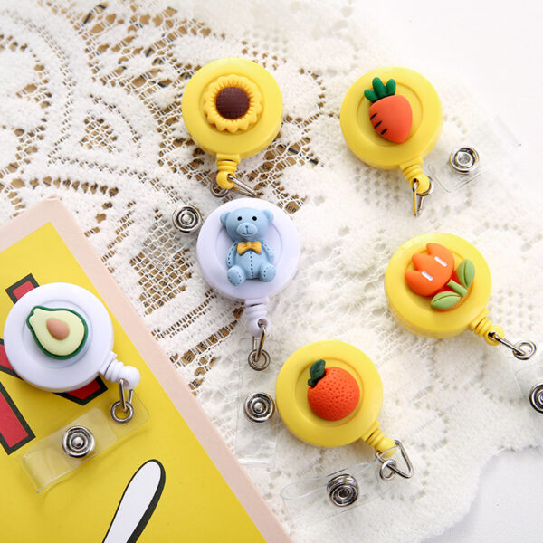 O1CN01aOPgg41H9Vr4uzDzf_2585660715-0-cib Wholesale Badge Reels Plastic Cartoon Avocado Sunflower Badge Scroll Retractable Keychain
