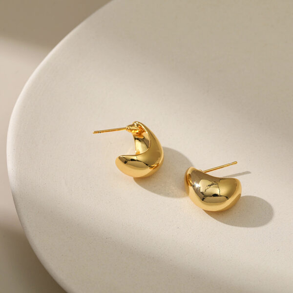 O1CN01aeMgde1EhSQ3SEObK_2210915660383-0-cib Wholesale C Shape Pea Gold Plated Earrings