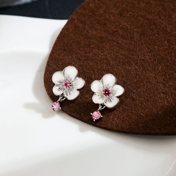 Wholesale French Flower Studded Diamond Alloy Earrings