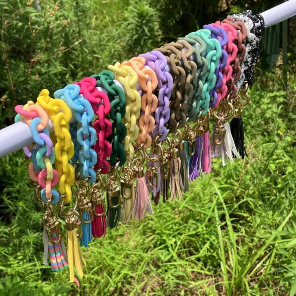 Wholesale Acrylic Colorful Bracelet Keychain