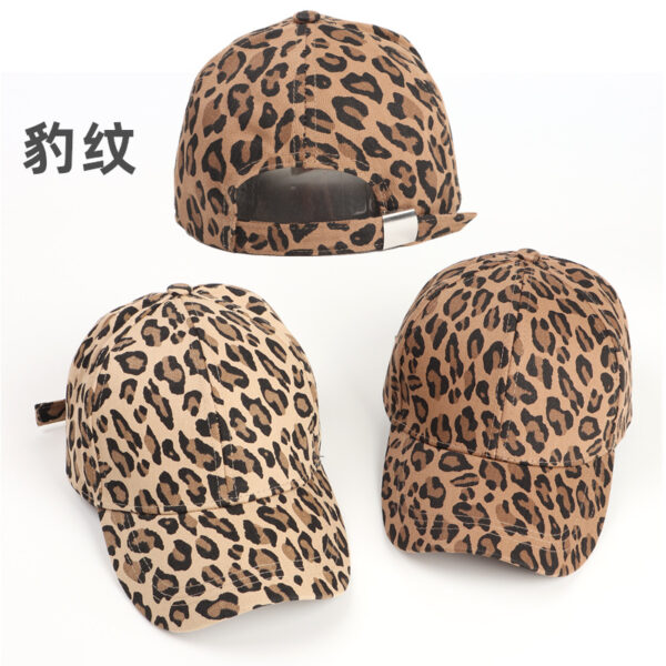 Wholesale Cotton Printed Cartoon Cow Curved Brim Baseball Caps