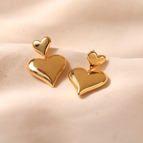 O1CN01apt7Gw1EhSWbMNw6A_2210915660383-0-cib Wholesale Three-dimensional Love High-grade Metallic Gold-plated Earrings
