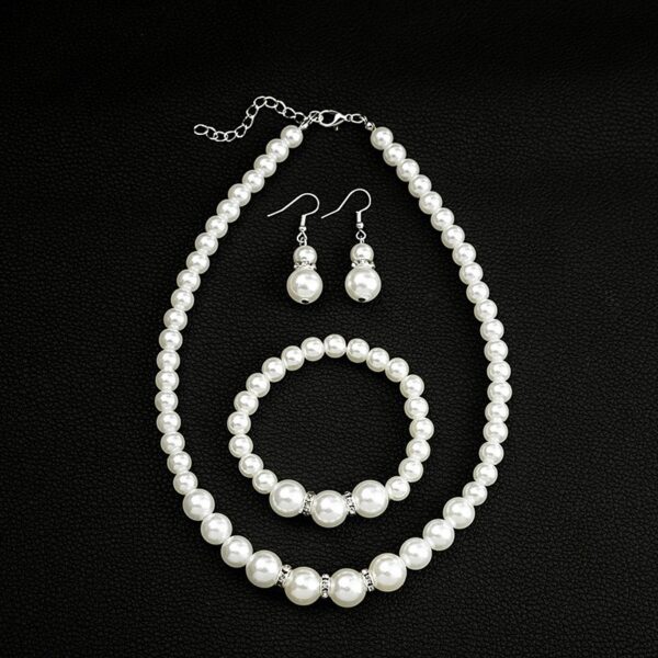 Wholesale Pearl Necklace Earrings Bracelet Three Piece Set