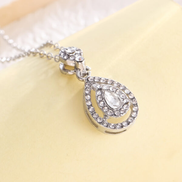 Wholesale Alloy Water Drop Pear Shaped Moissanite Pendant Necklace
