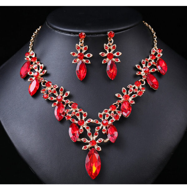 Wholesale Vintage Crystal Alloy Long Necklace Earrings Set