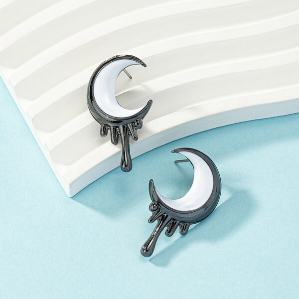 O1CN01bkxeTk2MGueInzBId_2211772399801-0-cib Wholesale Punk Diablo Melting Moon Alloy Earrings