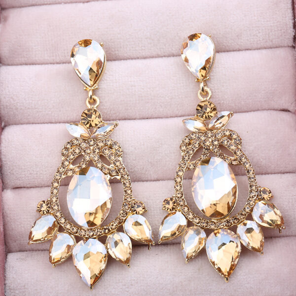 Wholesale Vintage Luxury Crystal Cutout Zinc Alloy Earrings
