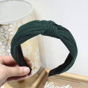 Knitted dark green