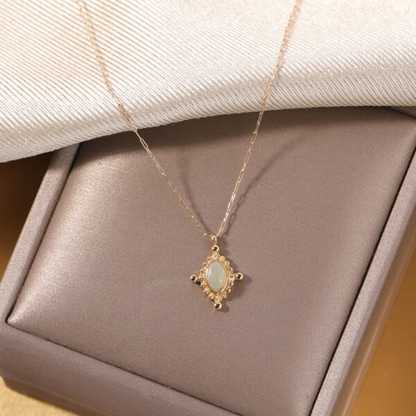 Wholesale Emerald Titanium Steel Necklace Clavicle Chain
