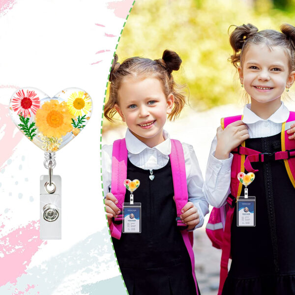 Wholesale Heart Shaped Dried Flower Resin Crocodile Clip Emblem Scroll Retractable Keychain