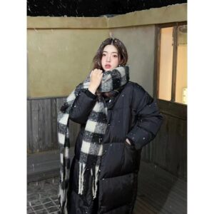 Yu Shuxin with [black and white]]