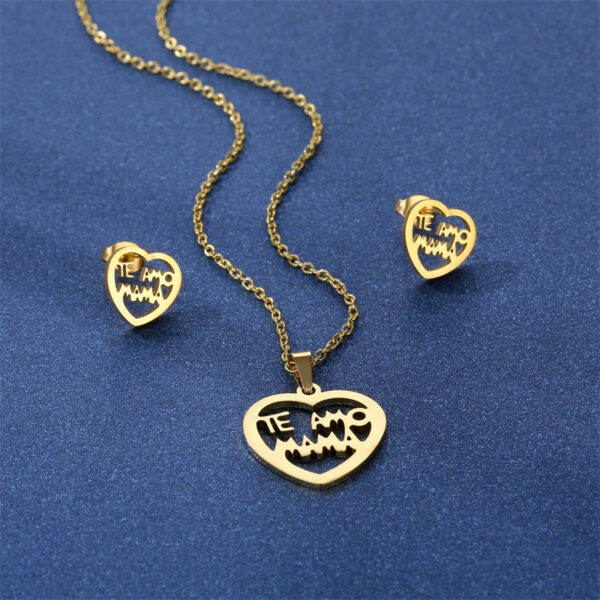 Wholesale Mother's Day Gift Hollow Glossy MOMO Heart Pendant Necklace Earrings Set